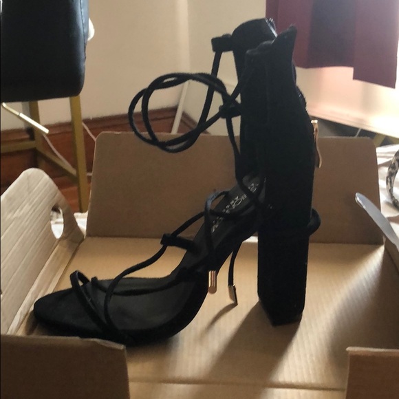 FashionNova Heels - Picture 3 of 6